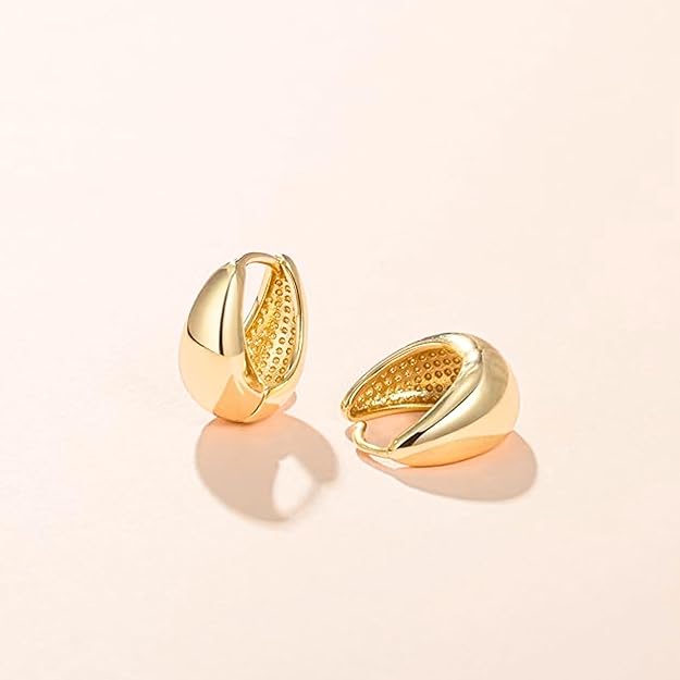 Chic Chunky Oval Huggie Hoop Earrings for Women Fashion | Stylish Trendy Latest Gold Bali Western Dainty Ear Accessories | Korean Earrings for Girls